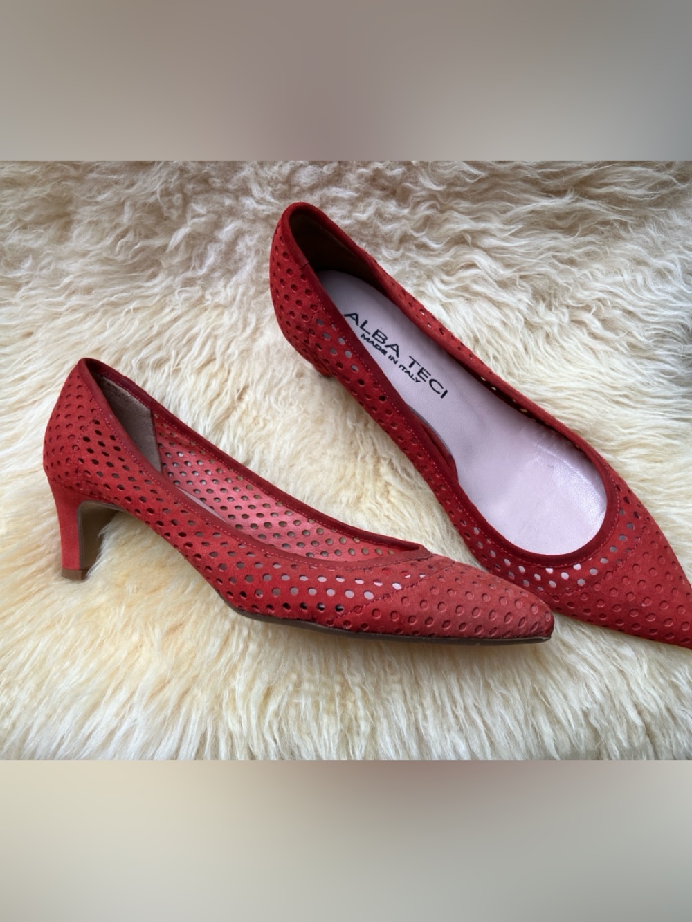 Red Suede Perforated Women’s kitten heel Pumps Alba Teci Italy EU37 US6.5